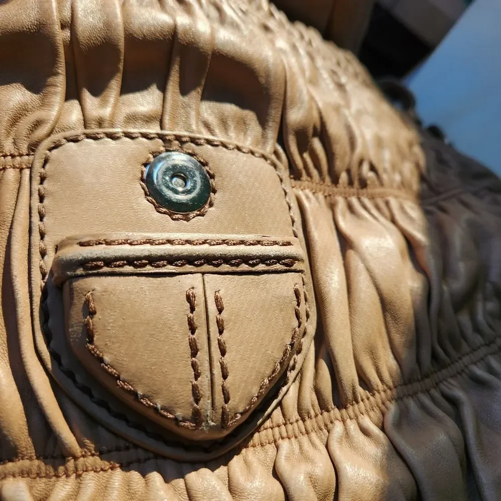 PRADA MATELASSÉ Leather Flap Hobo bag in GUC